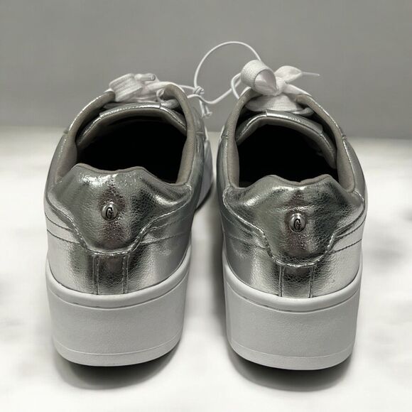 Guess Women’Sneakers WGlennza Sz 9 1/2 Metallic Silver Lace -Up New - Picture 5 of 6